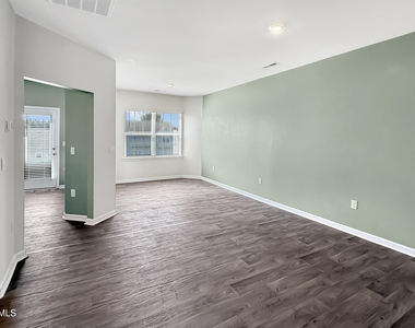 1503 Gracie Lane - Photo Thumbnail 10