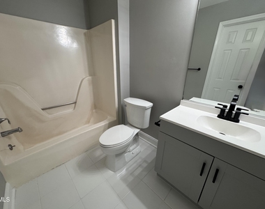 5612 Darrow Drive - Photo Thumbnail 14