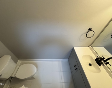 5612 Darrow Drive - Photo Thumbnail 5