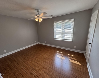 5612 Darrow Drive - Photo Thumbnail 15