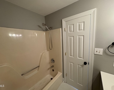 5612 Darrow Drive - Photo Thumbnail 19