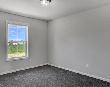 1817 Holly Lane - Photo Thumbnail 20
