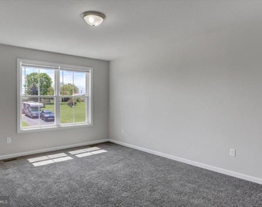 1817 Holly Lane - Photo Thumbnail 13