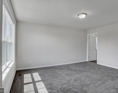 1817 Holly Lane - Photo Thumbnail 14