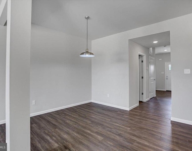 1817 Holly Lane - Photo Thumbnail 11