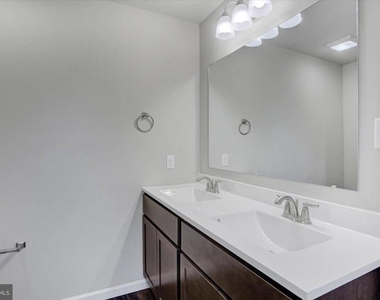 1817 Holly Lane - Photo Thumbnail 17