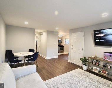 829 Spruce Street - Photo Thumbnail 5