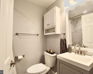 829 Spruce Street - Photo Thumbnail 14