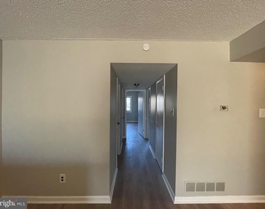 860 Putnam Boulevard - Photo Thumbnail 4