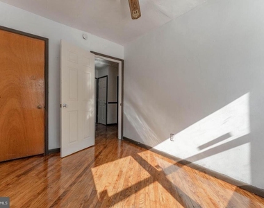 390 Mary Street - Photo Thumbnail 44