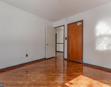 390 Mary Street - Photo Thumbnail 47