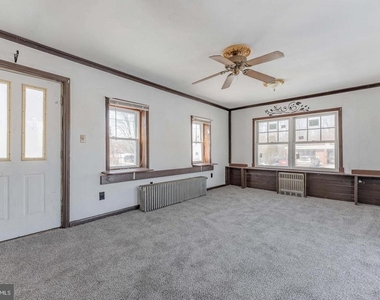390 Mary Street - Photo Thumbnail 9
