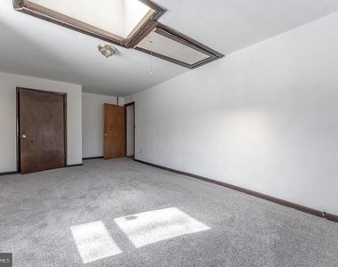 390 Mary Street - Photo Thumbnail 51