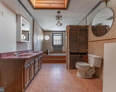 390 Mary Street - Photo Thumbnail 40