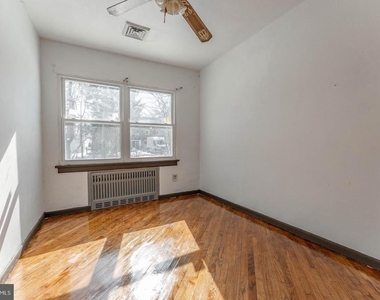 390 Mary Street - Photo Thumbnail 43