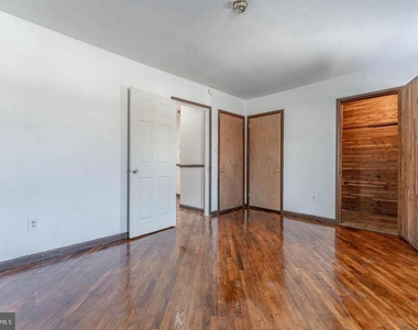 390 Mary Street - Photo Thumbnail 35