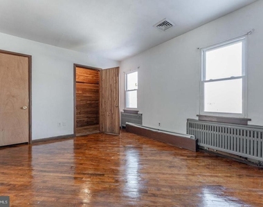 390 Mary Street - Photo Thumbnail 37