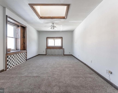 390 Mary Street - Photo Thumbnail 31