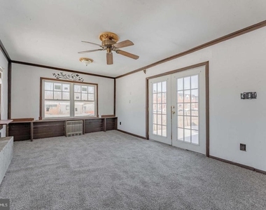 390 Mary Street - Photo Thumbnail 10