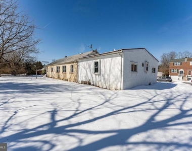 390 Mary Street - Photo Thumbnail 55