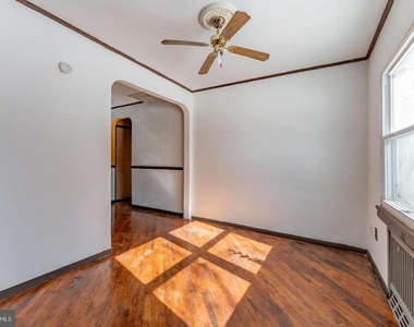 390 Mary Street - Photo Thumbnail 19
