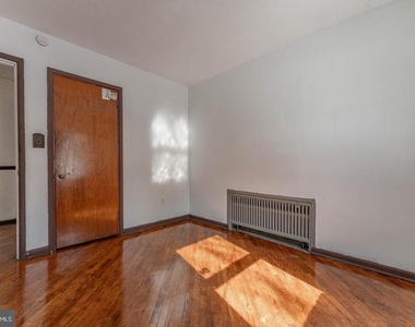 390 Mary Street - Photo Thumbnail 46