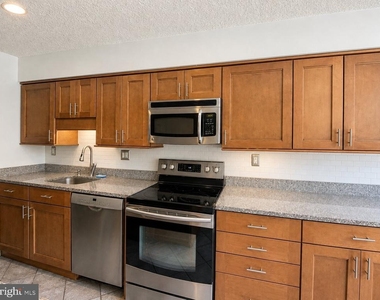 326 Brigade Court - Photo Thumbnail 6