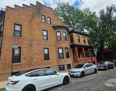 178 Brunswick Avenue - Photo Thumbnail 1