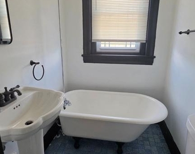 178 Brunswick Avenue - Photo Thumbnail 2