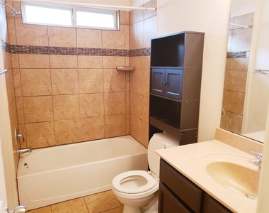 13009 Ring Dr - Photo Thumbnail 13
