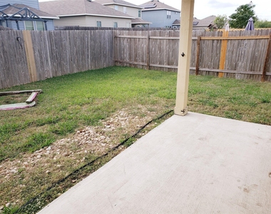 13009 Ring Dr - Photo Thumbnail 14