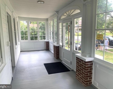 23 7th 1st Fl Avenue - Photo Thumbnail 2