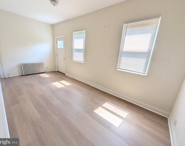7 Dresser Avenue - Photo Thumbnail 6