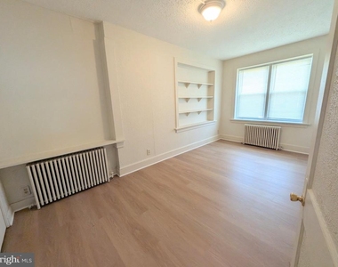 7 Dresser Avenue - Photo Thumbnail 4