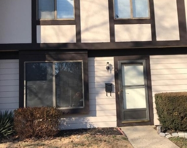 109 Poplar Court - Photo Thumbnail 1