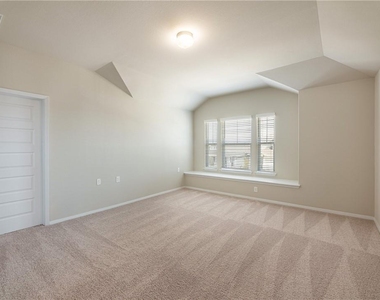 220 Trailside Ln - Photo Thumbnail 18