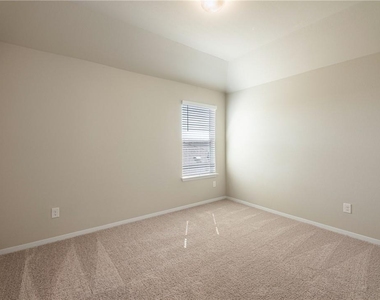 220 Trailside Ln - Photo Thumbnail 26