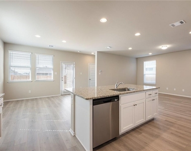 220 Trailside Ln - Photo Thumbnail 16