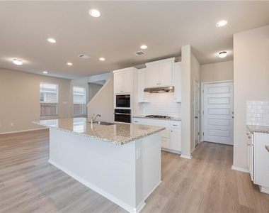 220 Trailside Ln - Photo Thumbnail 15