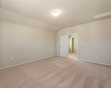 220 Trailside Ln - Photo Thumbnail 20