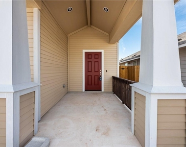 220 Trailside Ln - Photo Thumbnail 3