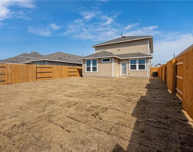 220 Trailside Ln - Photo Thumbnail 30