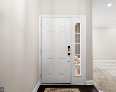 9 Ross Way - Photo Thumbnail 3