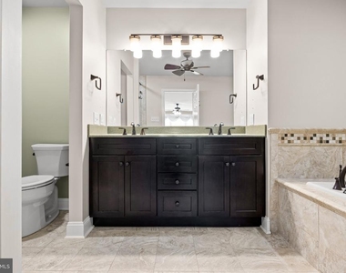 9 Ross Way - Photo Thumbnail 23