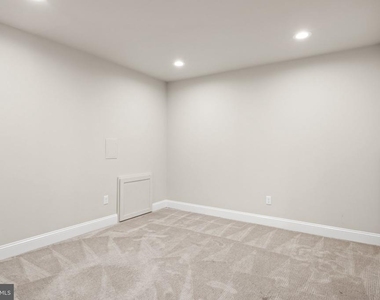 9 Ross Way - Photo Thumbnail 32