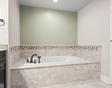 9 Ross Way - Photo Thumbnail 22