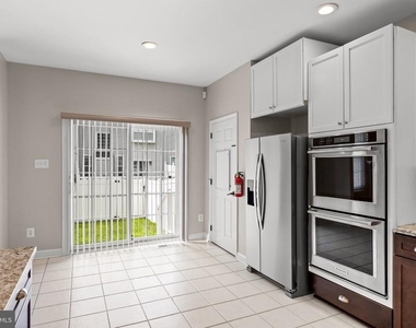 9 Ross Way - Photo Thumbnail 14