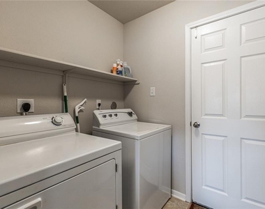 8125 Bridgepointe Dr - Photo Thumbnail 23