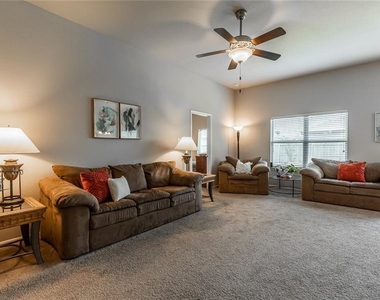 8125 Bridgepointe Dr - Photo Thumbnail 6
