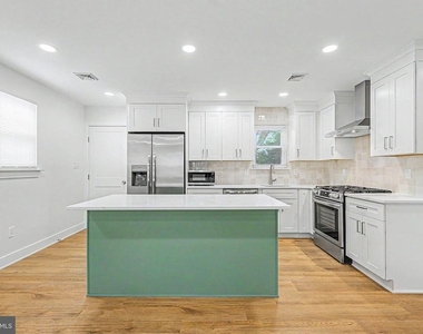 1030 Neumark Avenue - Photo Thumbnail 1